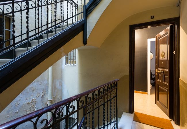 Alquiler por habitaciones en Barcelona - Parallel 4  Residence H1 Alquiler por habitaciones en Barcelona - Parallel 4  Residence H1