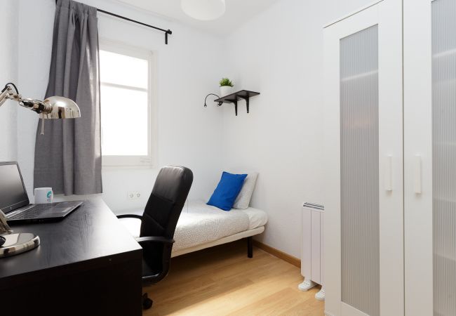 Alquiler por habitaciones en Hospitalet de Llobregat - Santa Eulalia  Residence 1-1 R1