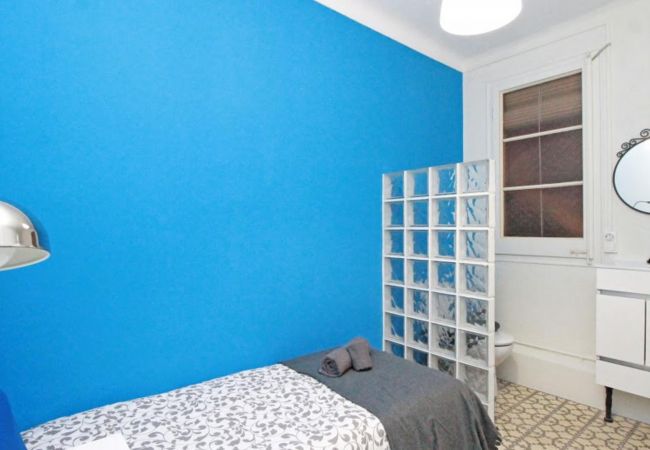 Alquiler por habitaciones en Barcelona - Parallel 2 Residence H4