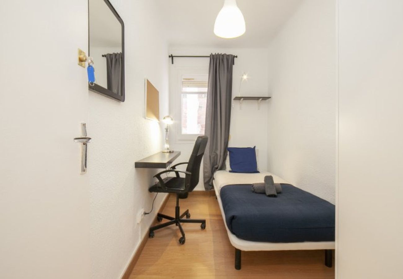 Alquiler por habitaciones en Barcelona - Santa Eulalia Residence 2.3 R1