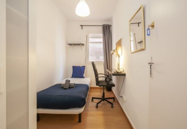 Alquiler por habitaciones en Barcelona - Santa Eulalia Residence 2.3 R2