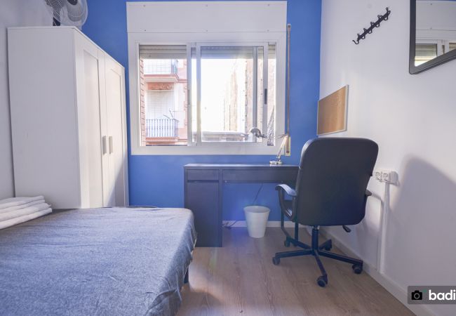 Alquiler por habitaciones en Barcelona - Parallel 5 H4 Alquiler por habitaciones en Barcelona - Parallel 5 H4