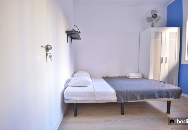 Alquiler por habitaciones en Barcelona - Parallel 5 H4 Alquiler por habitaciones en Barcelona - Parallel 5 H4