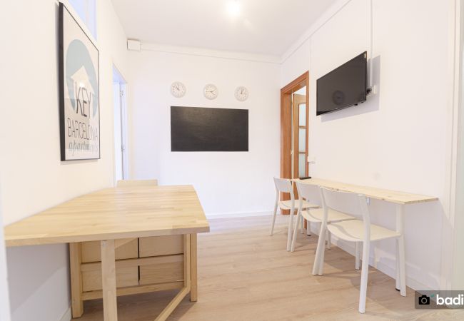 Alquiler por habitaciones en Barcelona - Parallel 5 H4 Alquiler por habitaciones en Barcelona - Parallel 5 H4