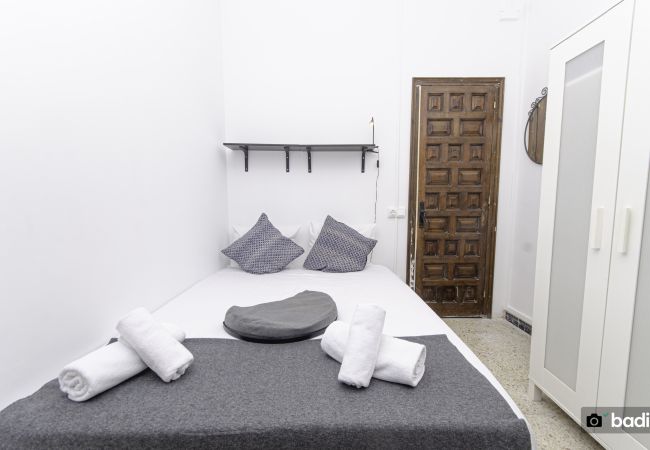 Alquiler por habitaciones en Barcelona - Parallel Apolo H2