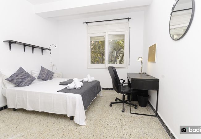 Alquiler por habitaciones en Barcelona - Parallel Apolo H3