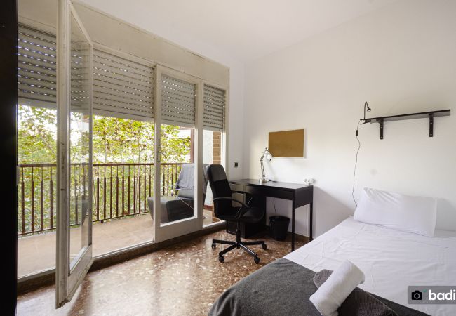 Alquiler por habitaciones en Barcelona - Parallel Molino H1 Alquiler por habitaciones en Barcelona - Parallel Molino H1