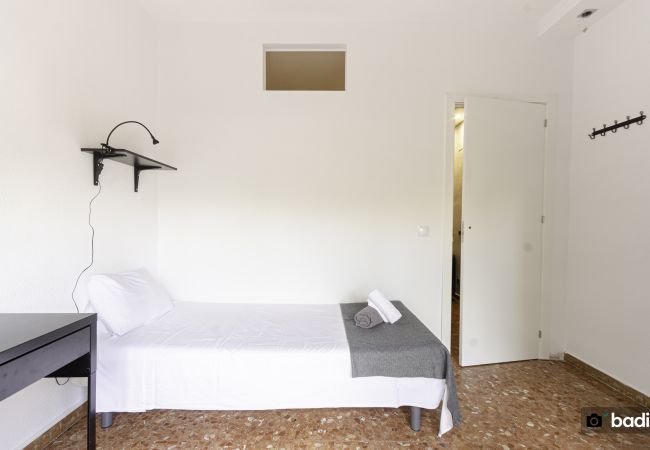 Alquiler por habitaciones en Barcelona - Parallel Molino H1 Alquiler por habitaciones en Barcelona - Parallel Molino H1