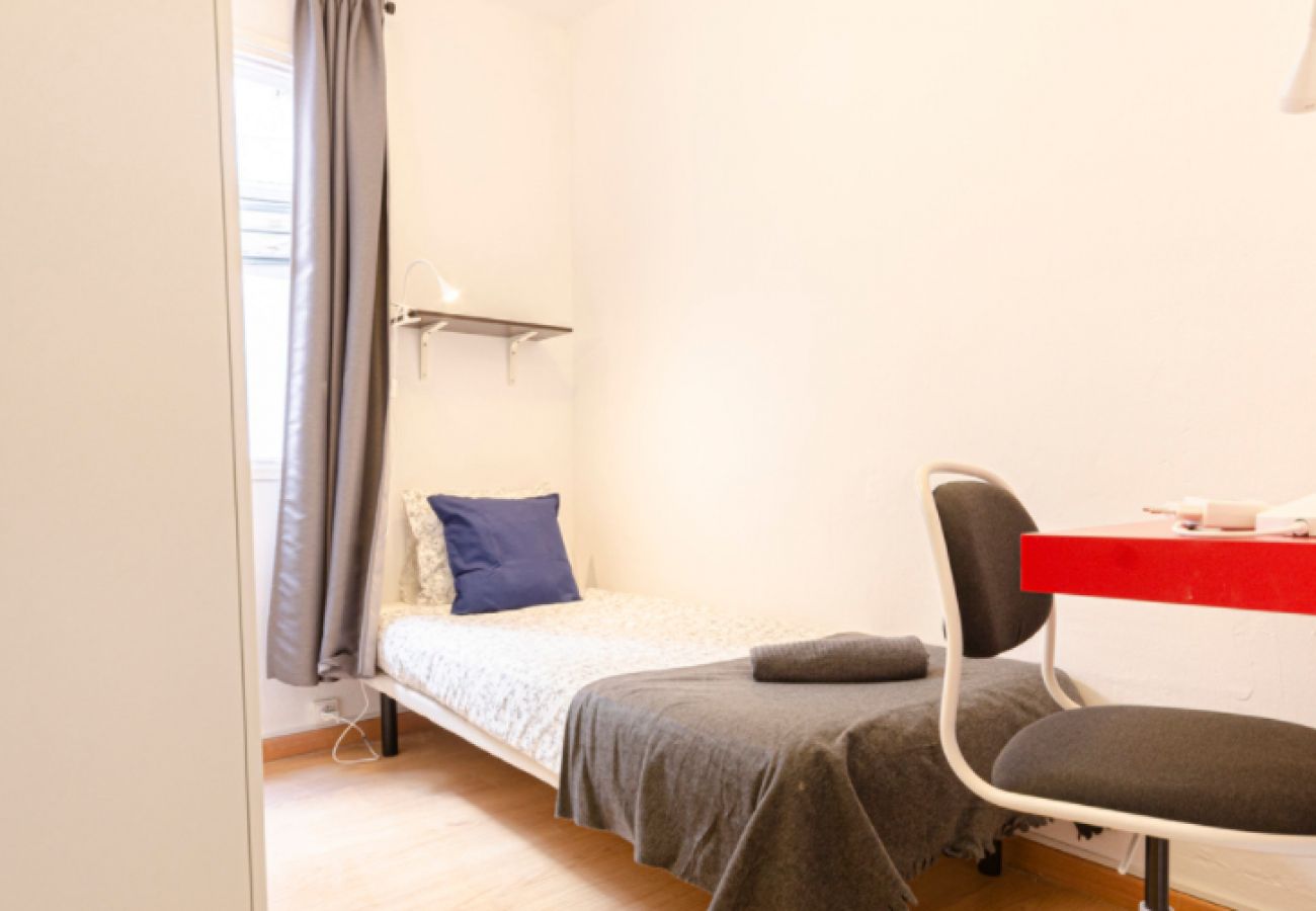 Alquiler por habitaciones en Barcelona - Santa Eulalia Residence Pcl 1 H1