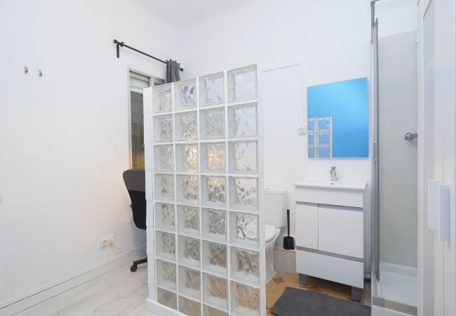 Rent by room in Barcelona - Clot Residence H1 Rent by room in Barcelona - Clot Residence H1