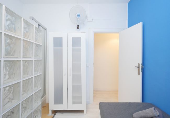 Rent by room in Barcelona - Clot Residence H1 Rent by room in Barcelona - Clot Residence H1