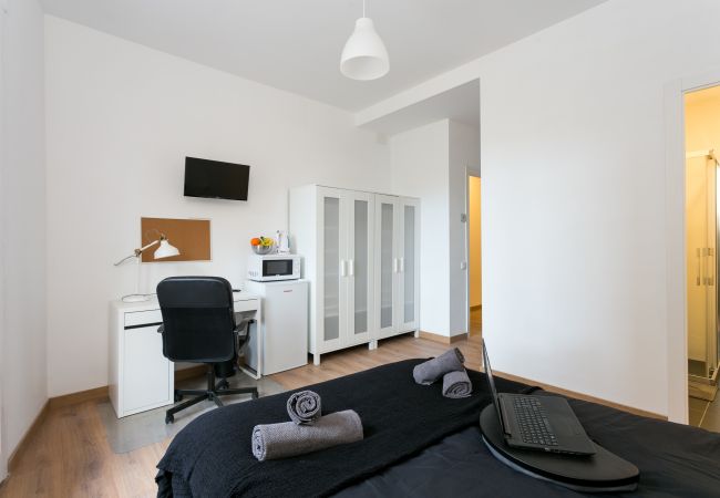 Rent by room in Barcelona - North Station Residence H2 Rent by room in Barcelona - North Station Residence H2