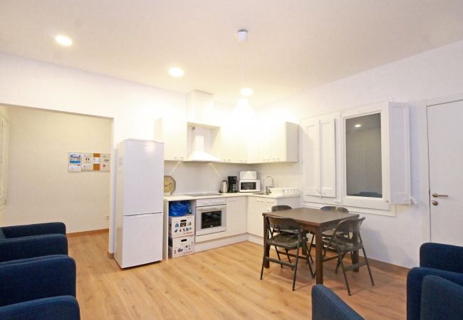Rent by room in Barcelona - North Station Private Residence H2 Rent by room in Barcelona - North Station Private Residence H2