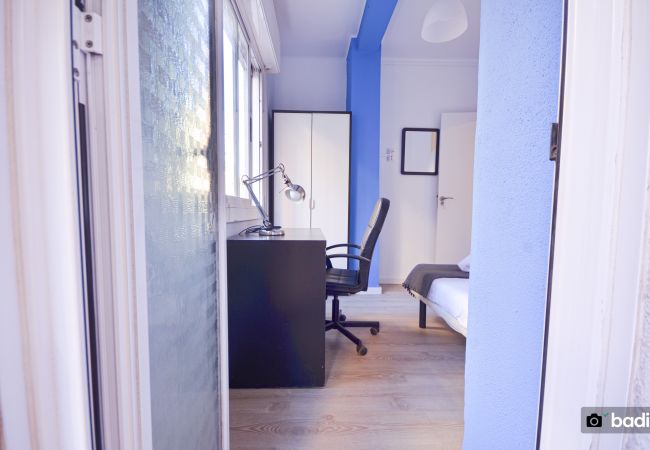 Rent by room in Barcelona - Parallel 5 H3 Rent by room in Barcelona - Parallel 5 H3