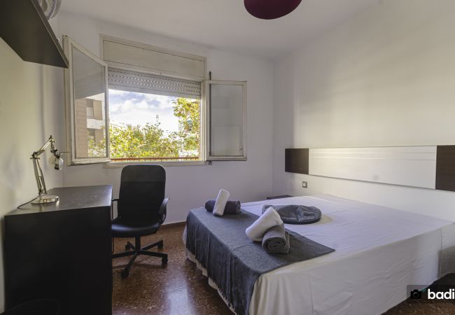 Rent by room in Barcelona - Parallel Molino H2