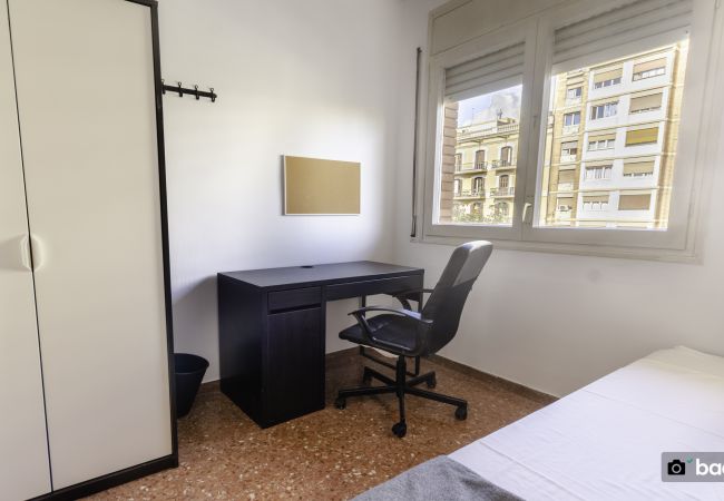 Rent by room in Barcelona - Parallel Molino H4 Rent by room in Barcelona - Parallel Molino H4