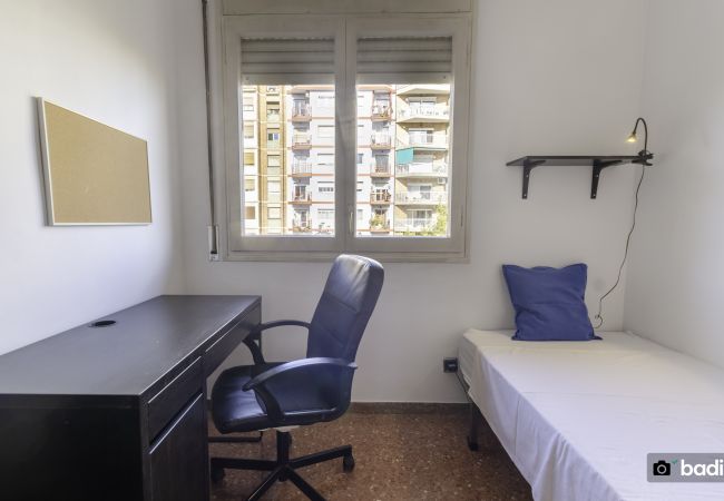 Rent by room in Barcelona - Parallel Molino H4 Rent by room in Barcelona - Parallel Molino H4