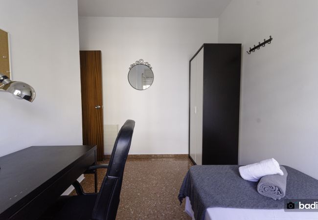 Rent by room in Barcelona - Parallel Molino H5