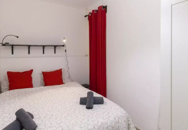 Rent by room in Barcelona - Santa Eulalia Residence pcl-2 R2