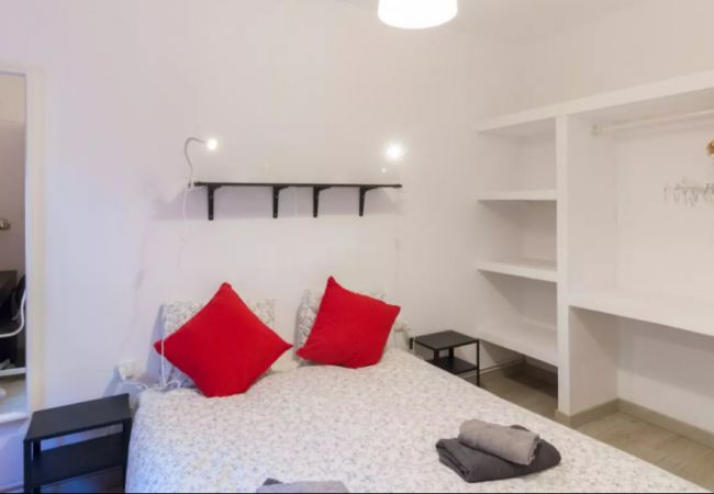 Rent by room in Barcelona - Santa Eulalia Residence pcl-2 R3 Rent by room in Barcelona - Santa Eulalia Residence pcl-2 R3