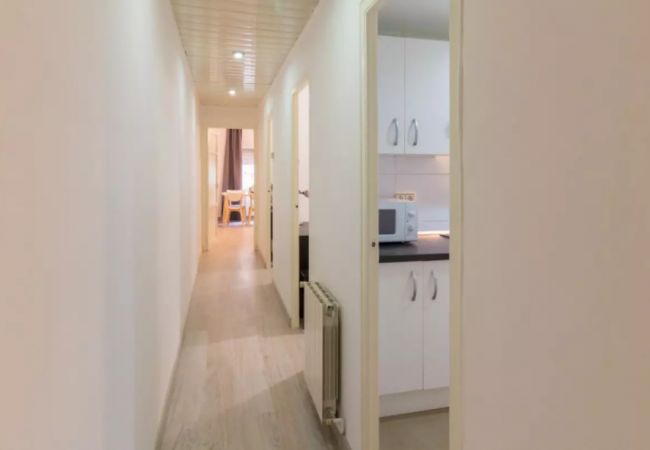 Rent by room in Barcelona - Santa Eulalia Residence pcl-2 R3 Rent by room in Barcelona - Santa Eulalia Residence pcl-2 R3