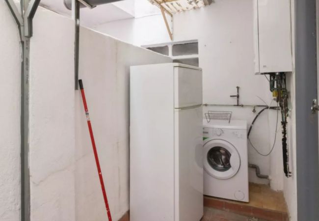 Rent by room in Barcelona - Santa Eulalia Residence pcl-2 R3 Rent by room in Barcelona - Santa Eulalia Residence pcl-2 R3