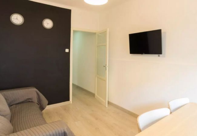 Rent by room in Barcelona - Santa Eulalia Residence pcl-2 R3 Rent by room in Barcelona - Santa Eulalia Residence pcl-2 R3