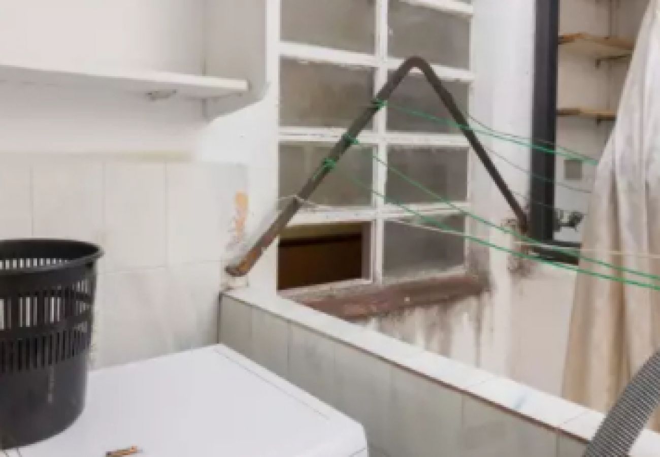 Rent by room in Barcelona - Santa Eulalia Residence 2-1 H1 Rent by room in Barcelona - Santa Eulalia Residence 2-1 H1