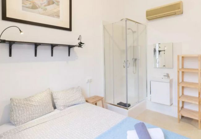 Rent by room in Barcelona - Sants Residence H2 Rent by room in Barcelona - Sants Residence H2