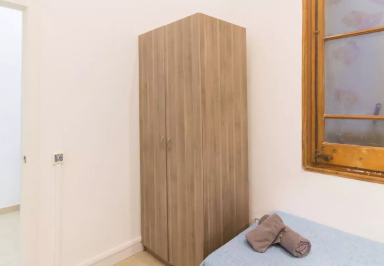 Rent by room in Barcelona - Sants Residence H3 Rent by room in Barcelona - Sants Residence H3