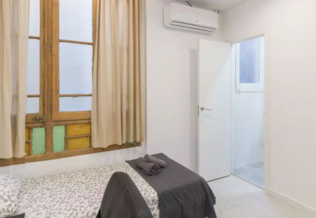 Rent by room in Barcelona - Sants Residence H7 Rent by room in Barcelona - Sants Residence H7
