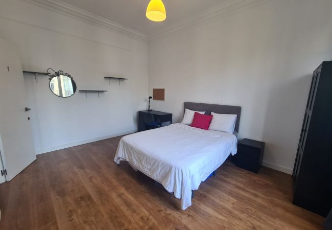 Rent by room in Barcelona - Diagonal 1 H1 Rent by room in Barcelona - Diagonal 1 H1