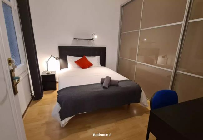 Rent by room in Barcelona - Diagonal 2 H8