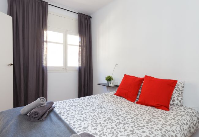 Rent by room in Hospitalet de Llobregat - Santa Eulalia Residence 1-2 H3 Rent by room in Hospitalet de Llobregat - Santa Eulalia Residence 1-2 H3