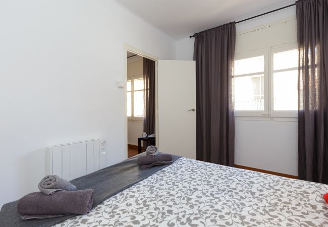 Rent by room in Hospitalet de Llobregat - Santa Eulalia Residence 1-2 H3 Rent by room in Hospitalet de Llobregat - Santa Eulalia Residence 1-2 H3