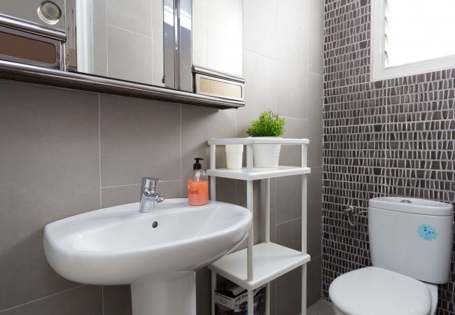 Rent by room in Hospitalet de Llobregat - Santa Eulalia Residence 1-2 H3 Rent by room in Hospitalet de Llobregat - Santa Eulalia Residence 1-2 H3