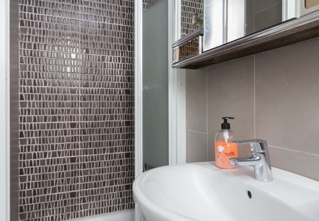 Rent by room in Hospitalet de Llobregat - Santa Eulalia Residence 1-2 H3 Rent by room in Hospitalet de Llobregat - Santa Eulalia Residence 1-2 H3