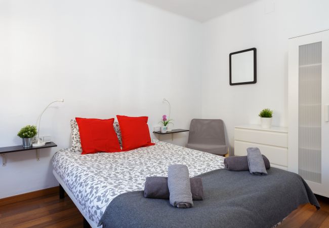 Rent by room in Hospitalet de Llobregat - Santa Eulalia Residence 1-2 H3 Rent by room in Hospitalet de Llobregat - Santa Eulalia Residence 1-2 H3