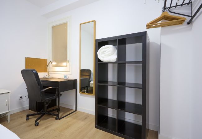 Rent by room in Barcelona - República Argentina Room 4 Rent by room in Barcelona - República Argentina Room 4