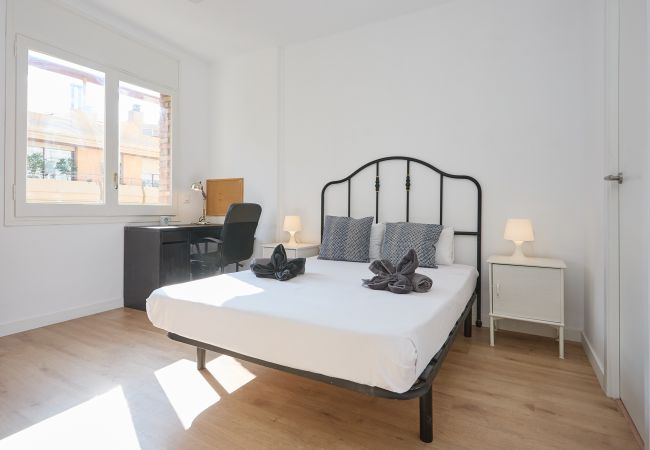 Rent by room in Barcelona - República Argentina Room 5