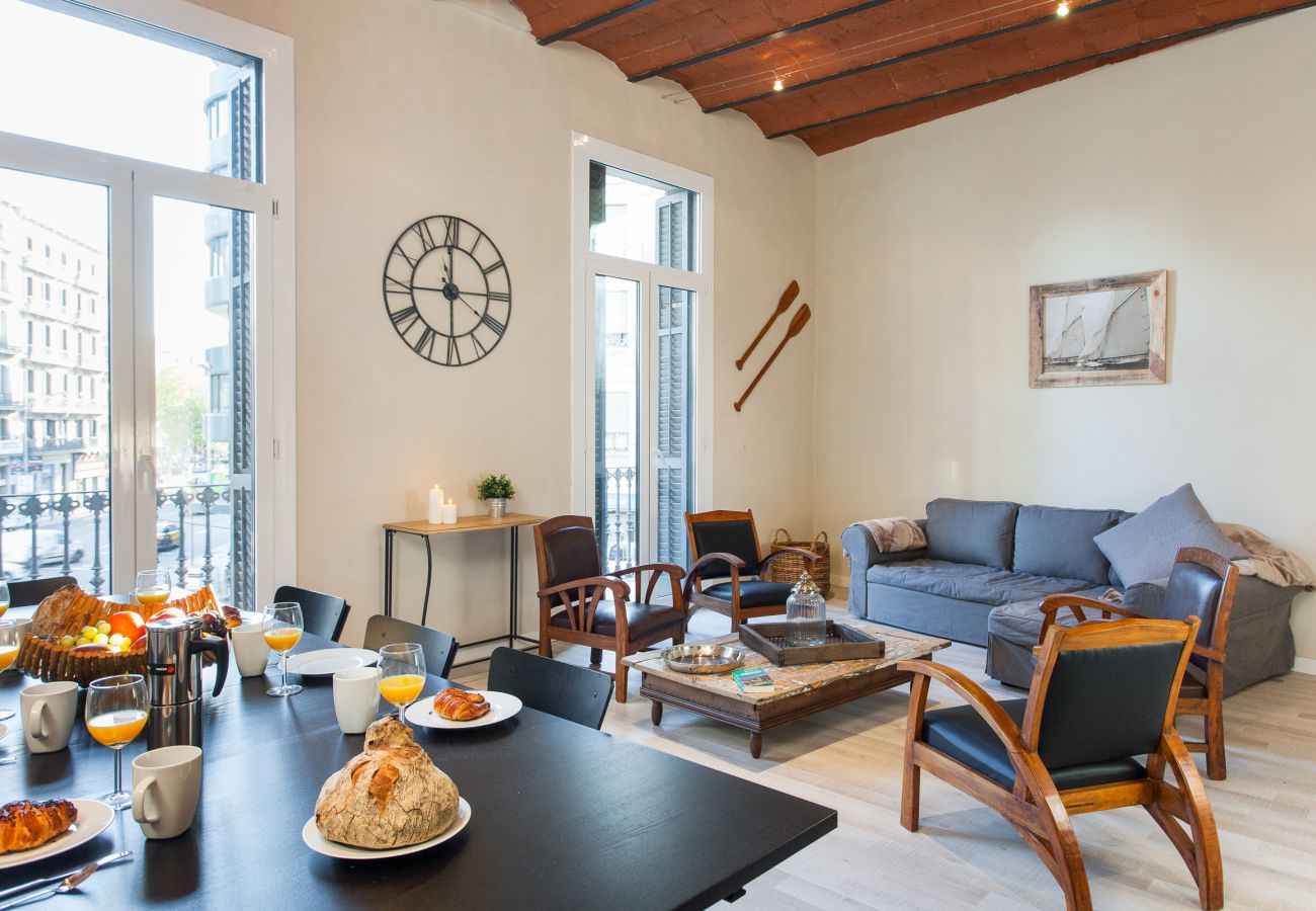 bright apartment plaza cataluña barcelona